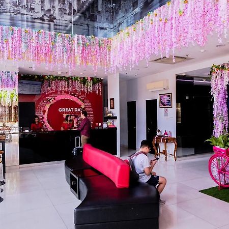 G Suites Hotel By Amithya สุราบายา ภายนอก รูปภาพ