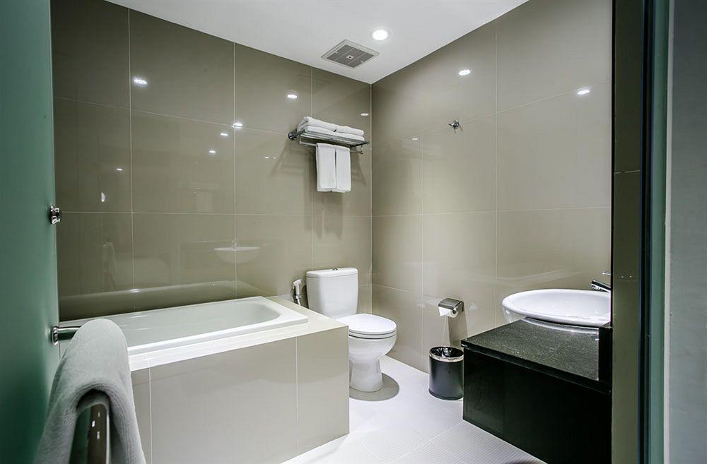 G Suites Hotel By Amithya สุราบายา ภายนอก รูปภาพ