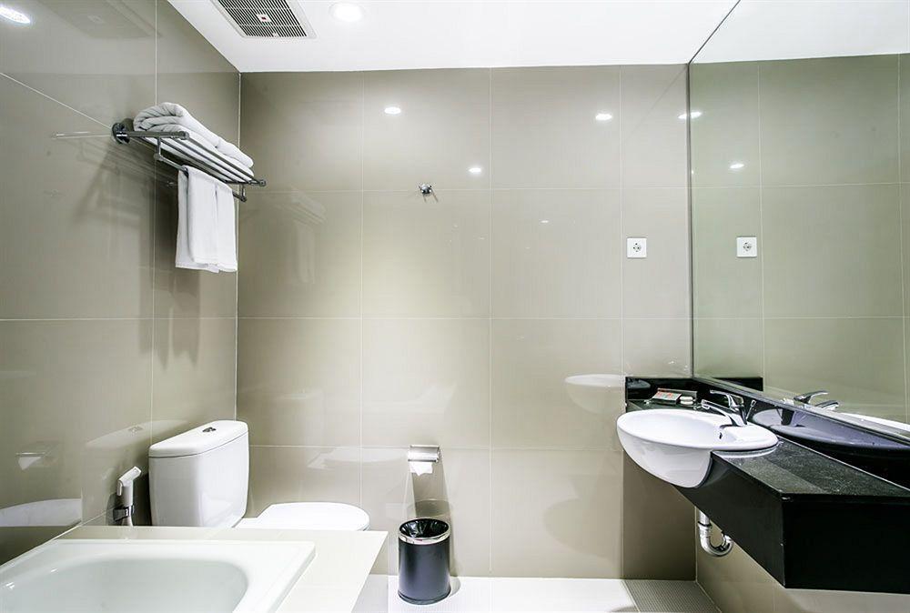 G Suites Hotel By Amithya สุราบายา ภายนอก รูปภาพ