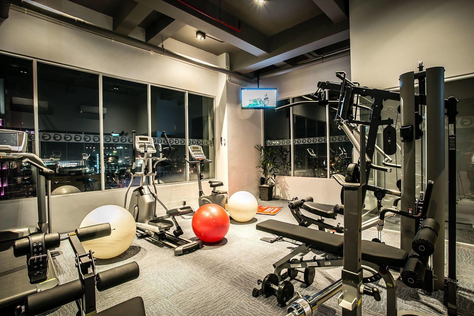G Suites Hotel By Amithya สุราบายา ภายนอก รูปภาพ